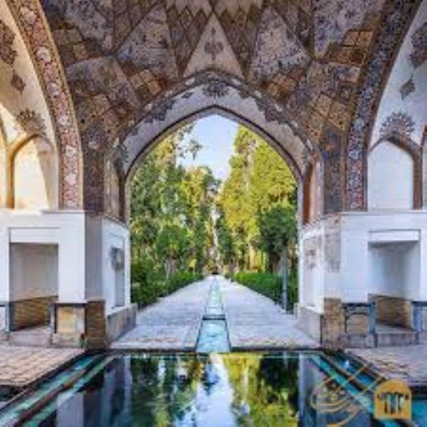 بازدید از باغ فین کاشان و اقامت در هتل نگارستان