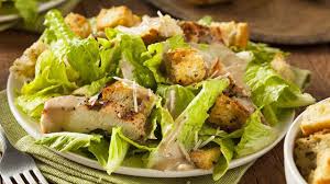 سالاد سزار با مرغ